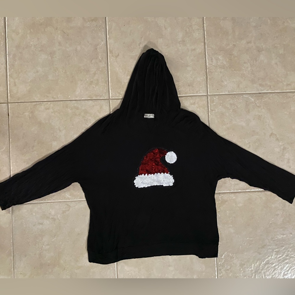 1X black 3/4 sleeve tshirt hoodie with sequin Santa hat